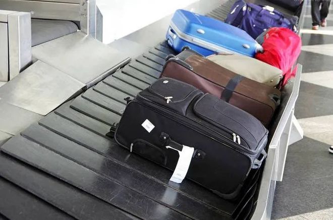 8000元貴重行李箱托運被砸癟，為何只賠償500元？解析航空行李托運賠償機制